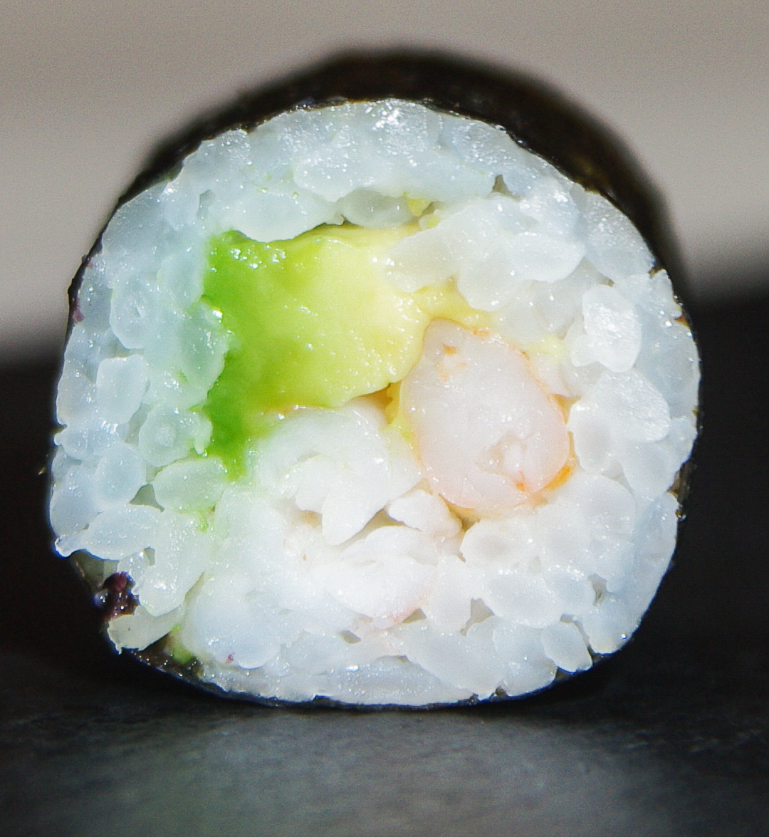 Surimi Avocado Maki