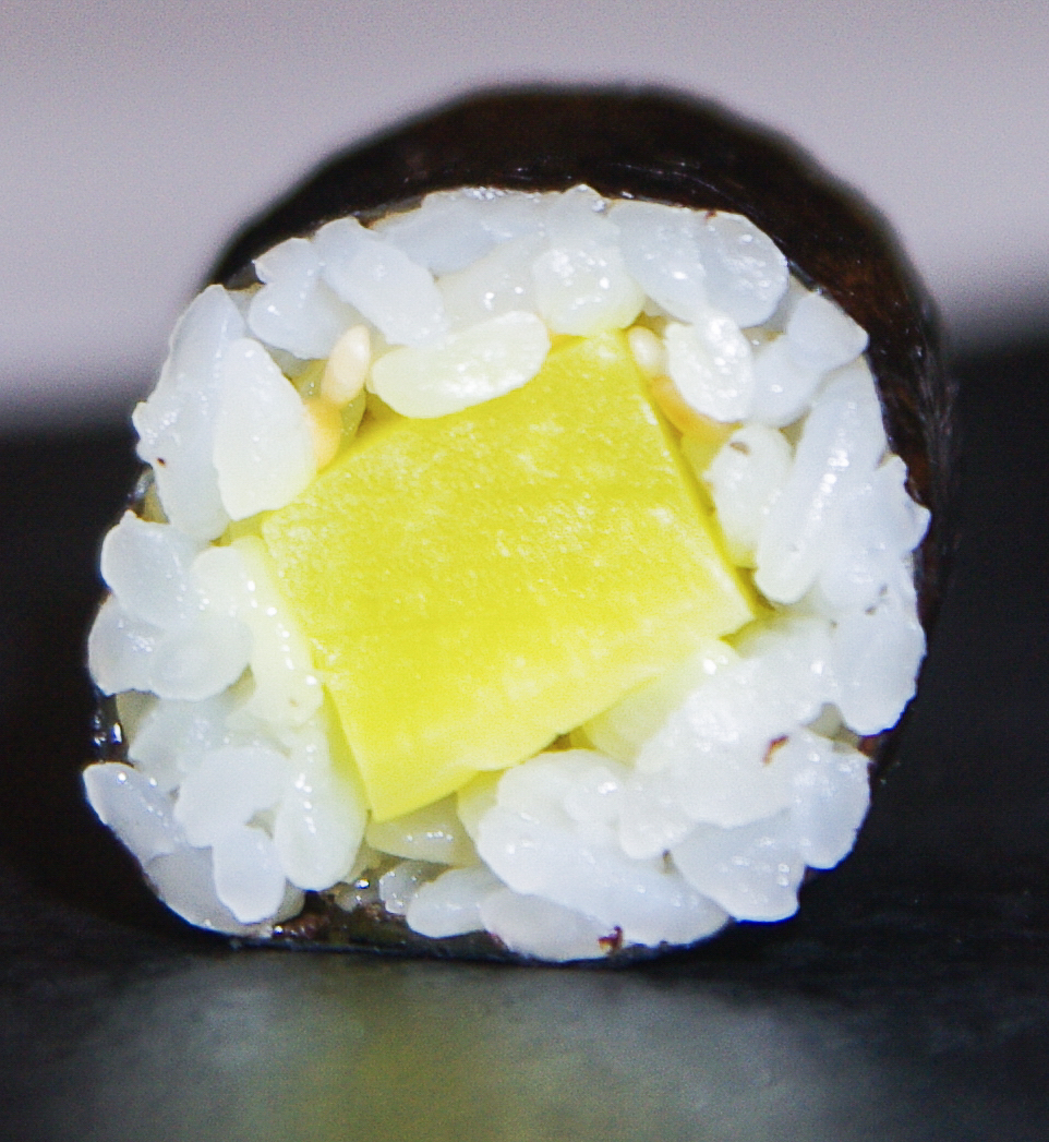 Mango Maki Roll (vegan)